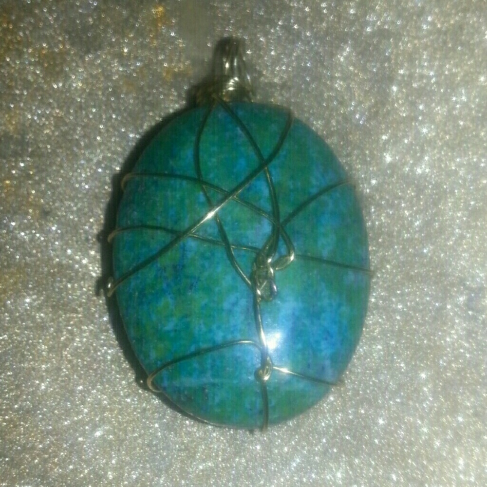 Dual sided crysophrase pendant